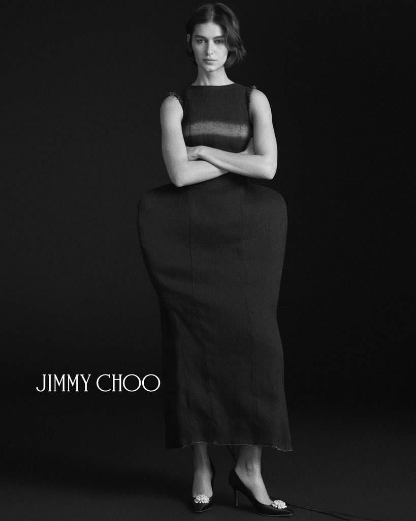 Pour ses trente ans, Jimmy Choo mise sur une perle en résine 36 PEARL CAPSULE 26 L4 INES PUMP 85 B 4x5