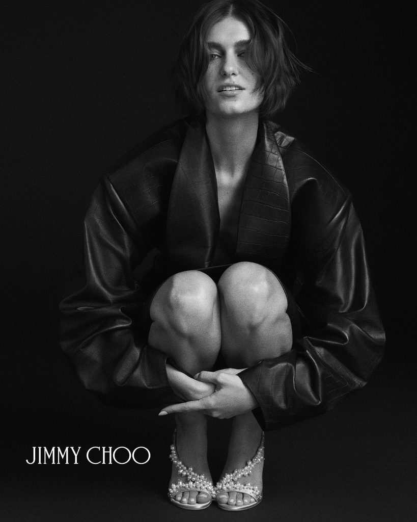 Pour ses trente ans, Jimmy Choo mise sur une perle en résine 37 PEARL CAPSULE 26 L5 IRINA 100 A 4x5