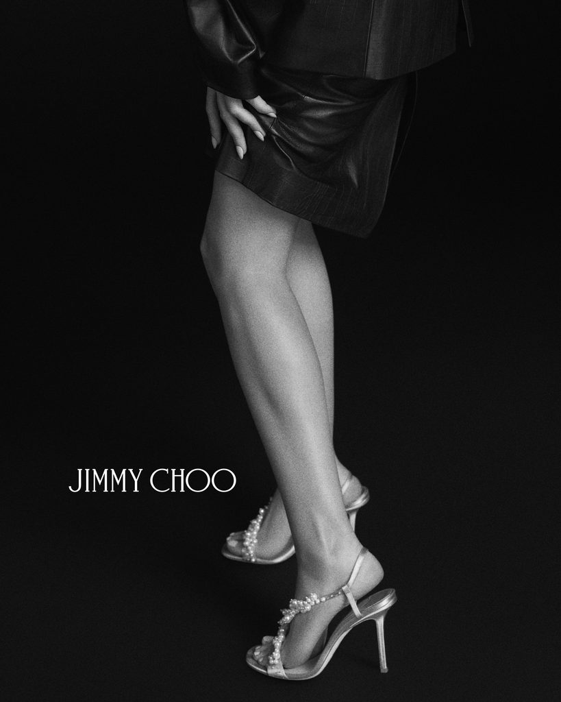 Pour ses trente ans, Jimmy Choo mise sur une perle en résine 38 PEARL CAPSULE 26 L5 IRINA 100 B 4x5