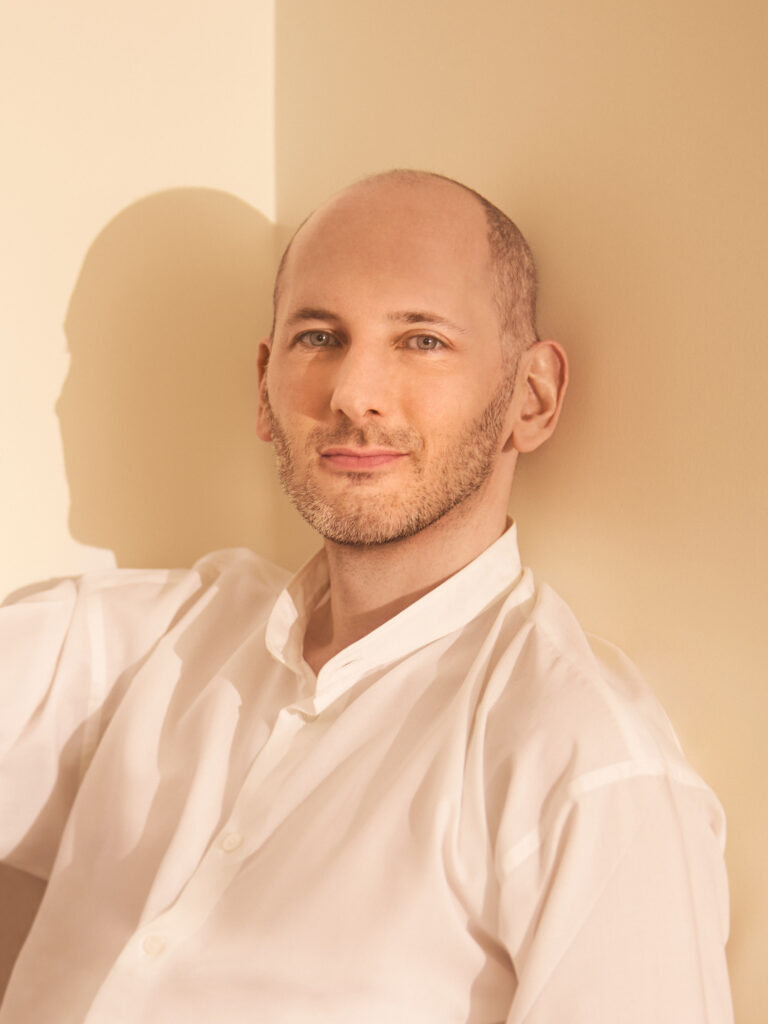Le Sel d'Issey Parfum : l'intensité se lit d'abord dans le verre 89 Portrait 1 Quentin Bisch credit Manuel Braun Givaudan