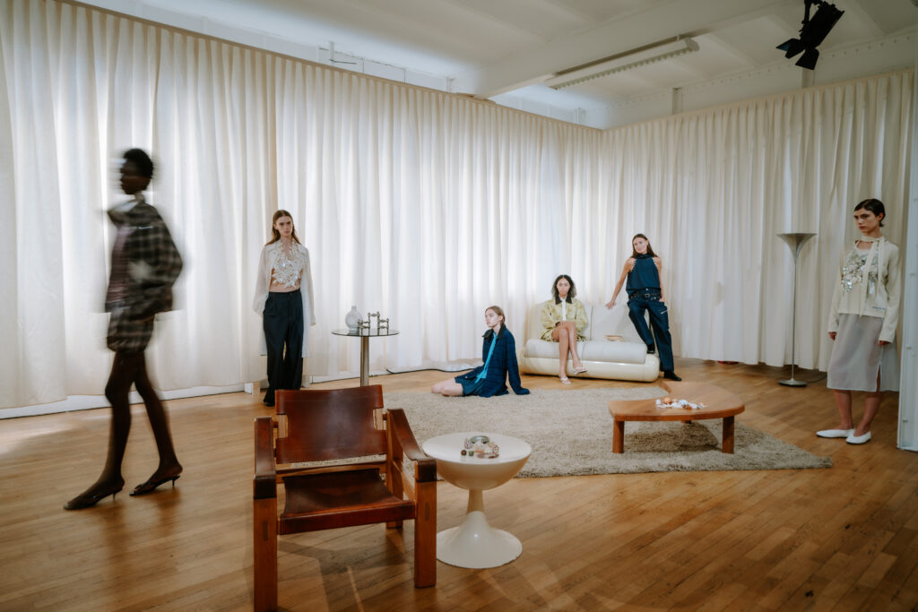 HKFG SS27 : huit marques de Hong Kong à Paris, puis un pop-up 48 THE WORLD IS YOUR OYSTER 08