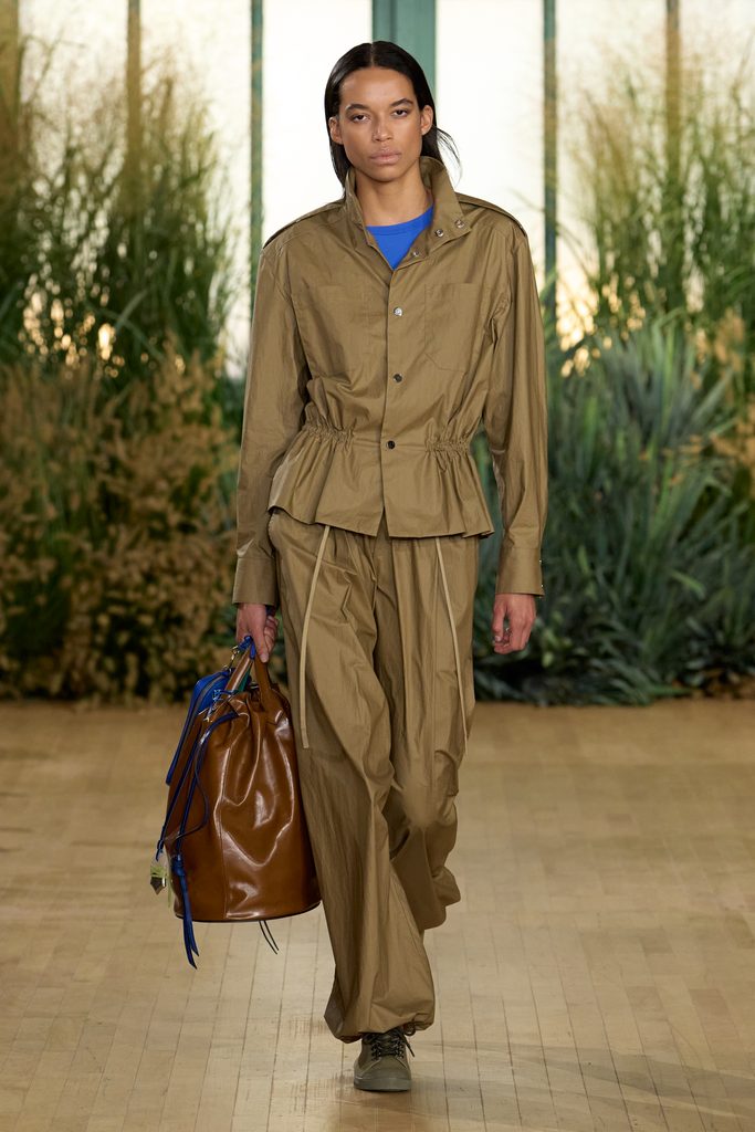 Proenza Schouler printemps-été 2027 : Rachel Scott dessine une garde-robe mobile 26 TWP S27 Look 001 2x3