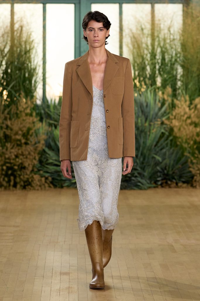 Proenza Schouler printemps-été 2027 : Rachel Scott dessine une garde-robe mobile 51 TWP S27 Look 026 2x3
