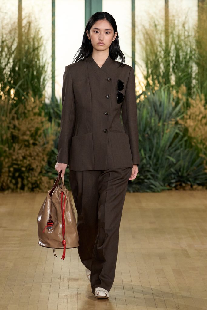 Proenza Schouler printemps-été 2027 : Rachel Scott dessine une garde-robe mobile 57 TWP S27 Look 032 2x3