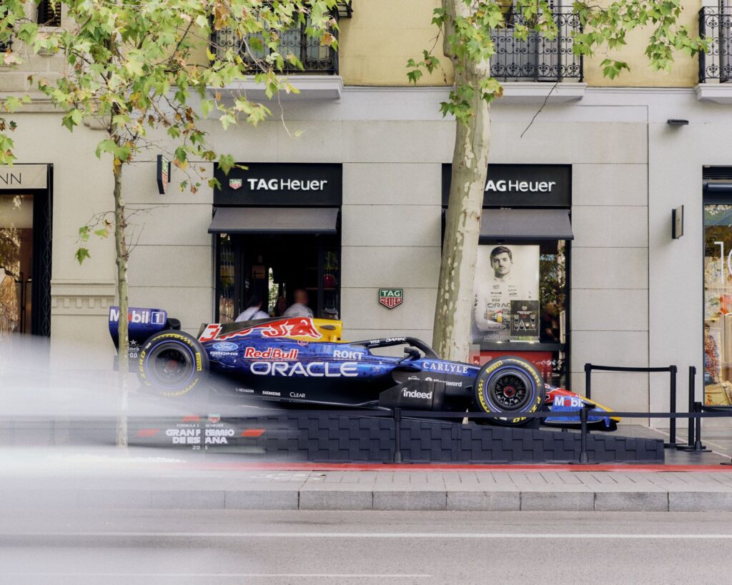 Madring, un circuit découvert au pas 65 Web 2000px TagHeuer OOH DEF 005