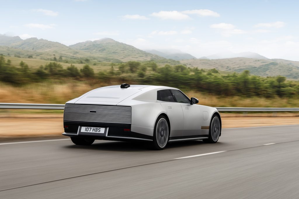 Jaguar Type 01: an electric grand tourer still to be measured 30 design34