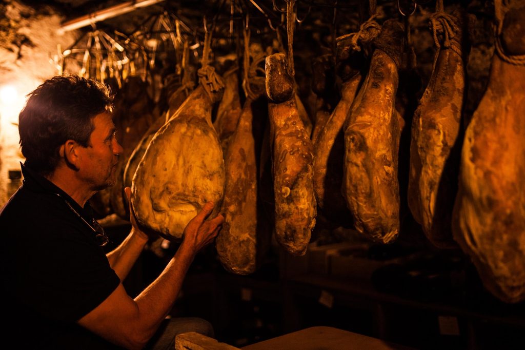 Ducasse-Baccarat accueille la maison Duler pour un dîner unique le 19 novembre 34 patrick duler jambon champion monde 2014
