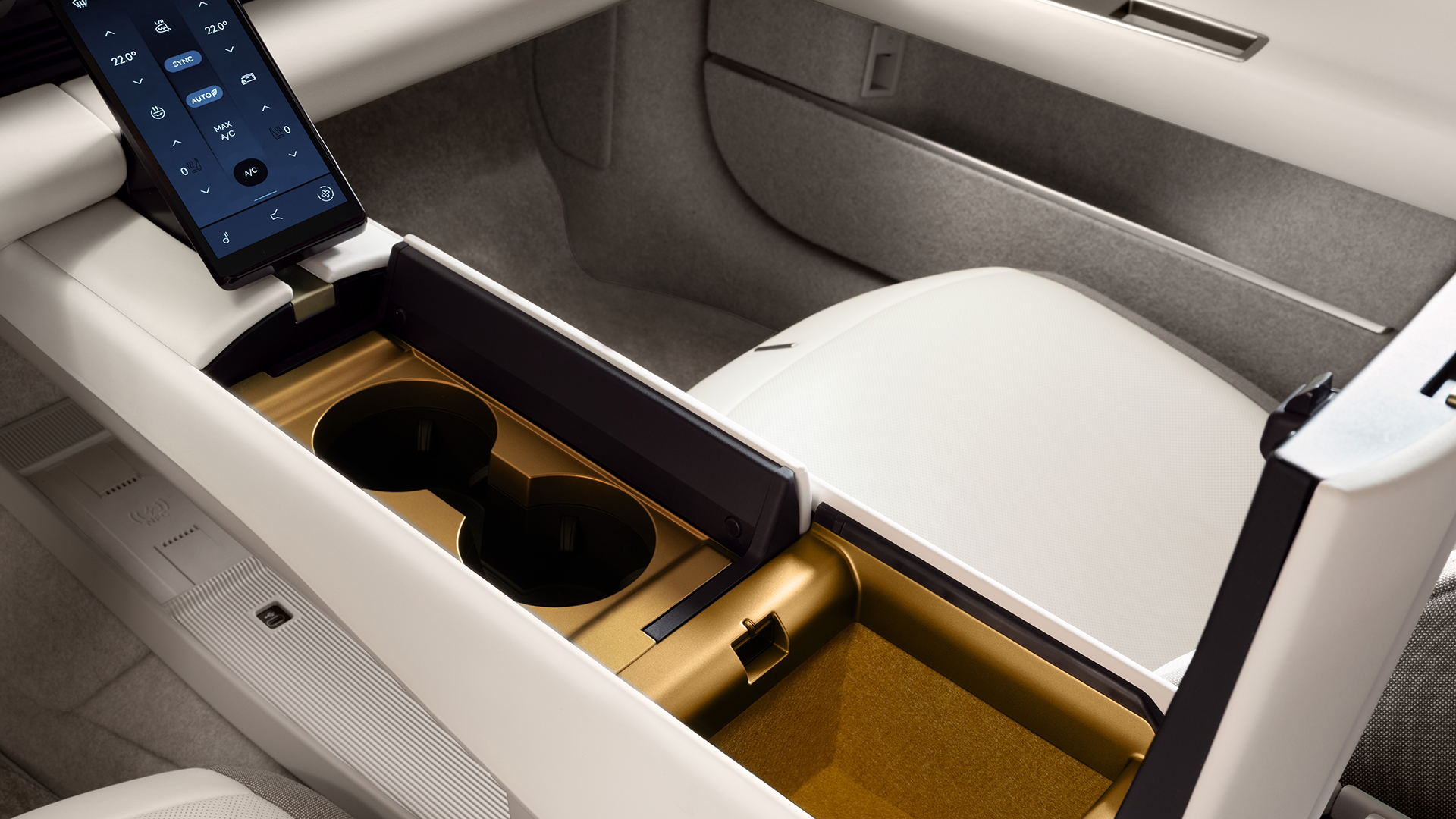 Jaguar Type 01: an electric grand tourer still to be measured 27 silverstowagedetail